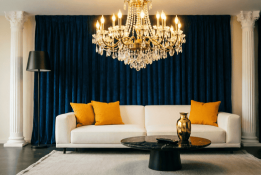 Вечная классика: люстры с латунным покрытием и эффектом золота