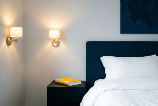 Функциональный свет: потолочные светильники и бра для каждой комнаты